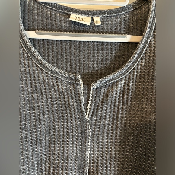 True Craft 2X long sleeve faded fringe tunic, plus size - Picture 3 of 5